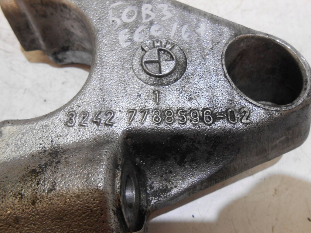 фото №8, Bmw e60 e61 кронштейн насоса усилителя кронштейн кронштейн 7788596