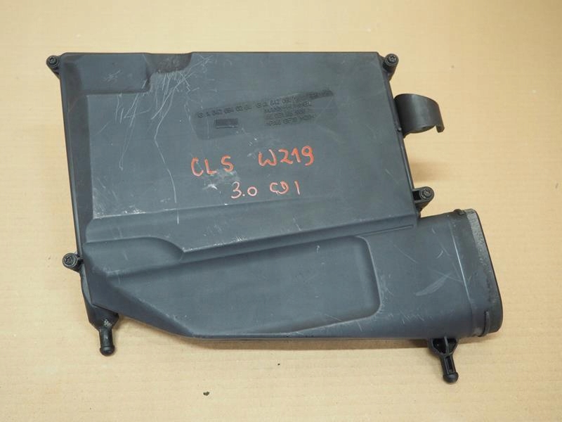 фото №1, Корпус фильтра воздуха 3.0 cdi mercedes cls w219