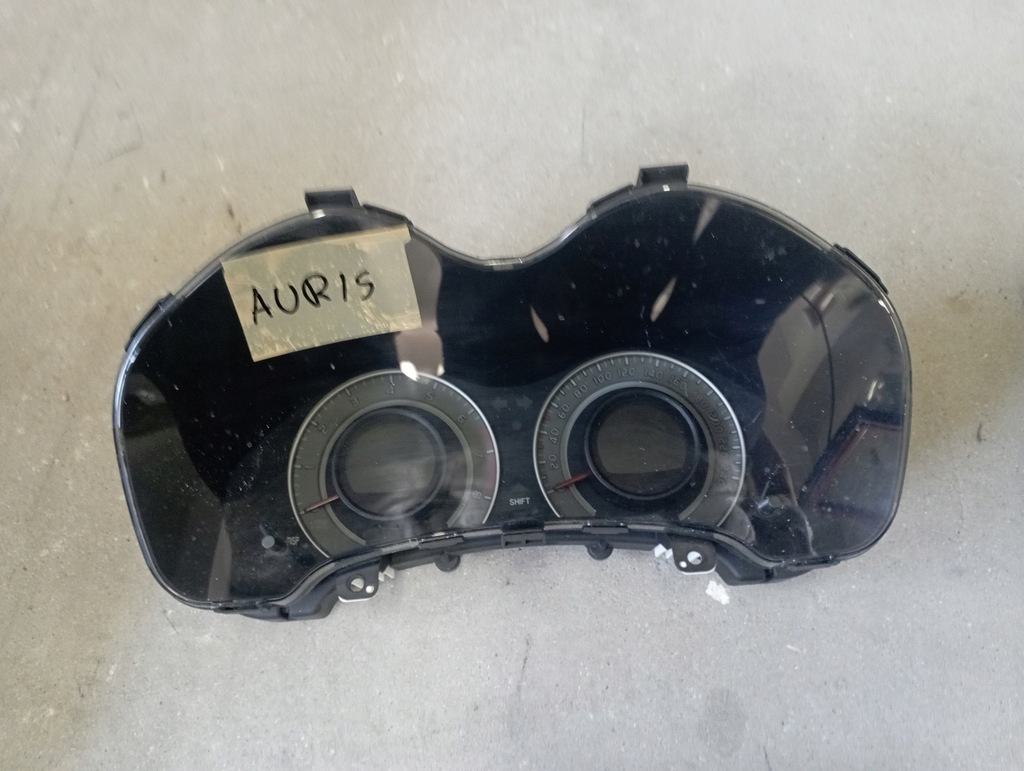 фото №1, Toyota auris i счетчик приборная панель