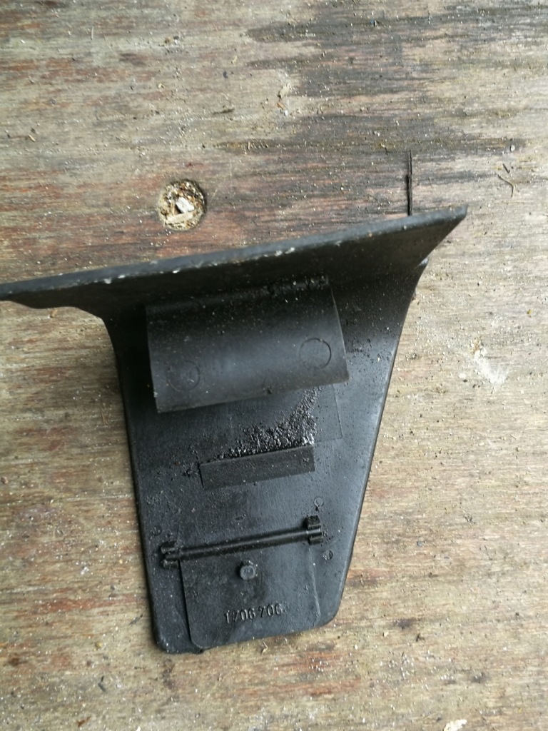 Накладка с картера масляный 325ix bmw e30 Оригинал