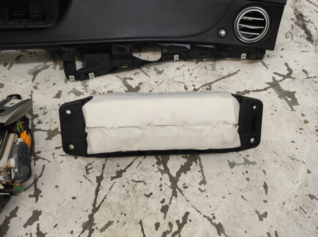 Панель приладів панель  подушки безпеки ремені s klasa w222 222 amg eu в Україні