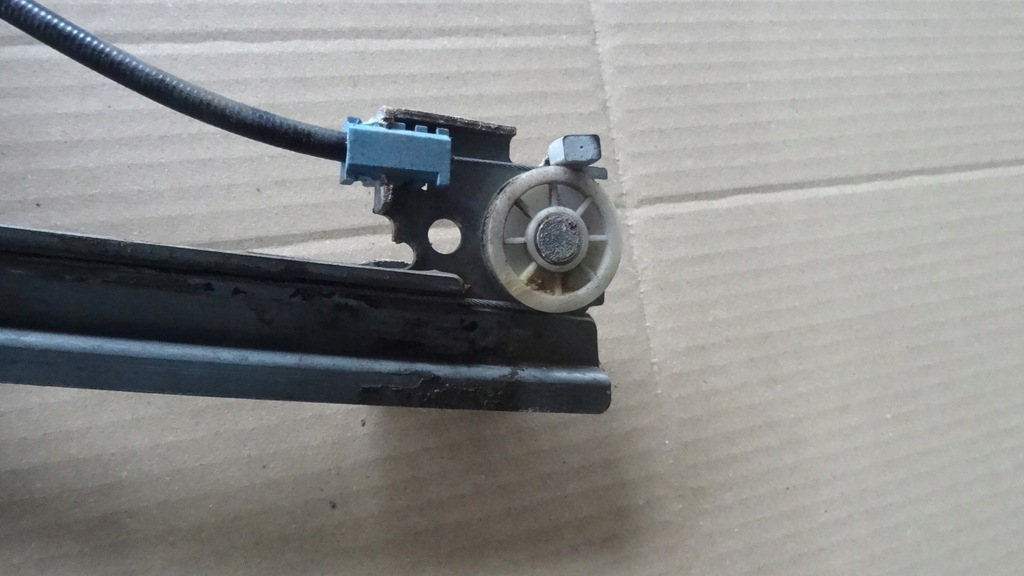 фото №10, Octavia 1 i подъемник окон левый задняя механический 1u4839401e