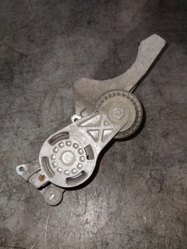 фото №7, Кронштейн генератора 03g903143a vw caddy 1.9 sdi