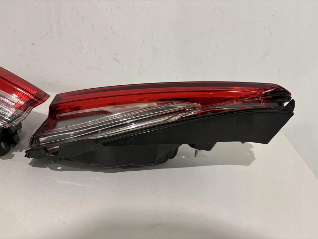 фото №9, Toyota corolla e21 sedan лампа лівий задня 81590-02c41 81560-02d21