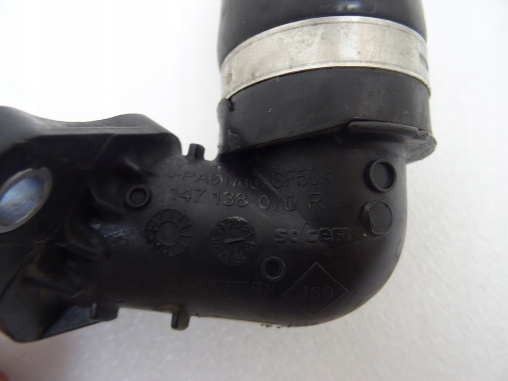 Труба шланг воздухозаборник воздуха renault 1.5 dci 147138070r в Украине