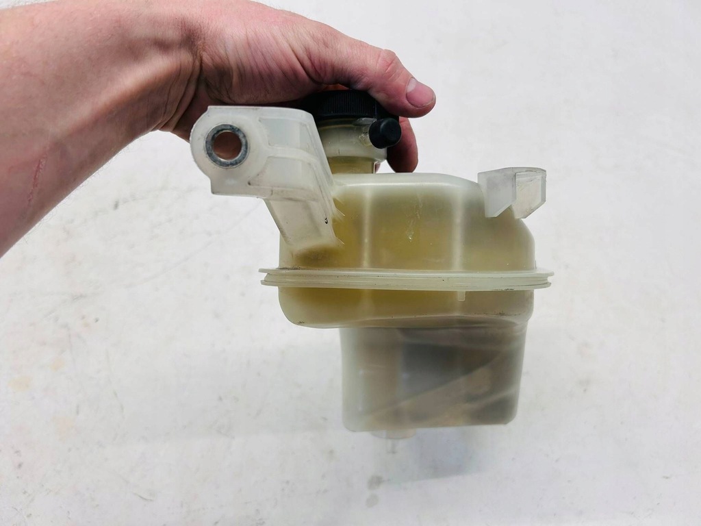 фото №6, Prius plus + prius iii бачок расширительный охлаждающая жидкость жидкость