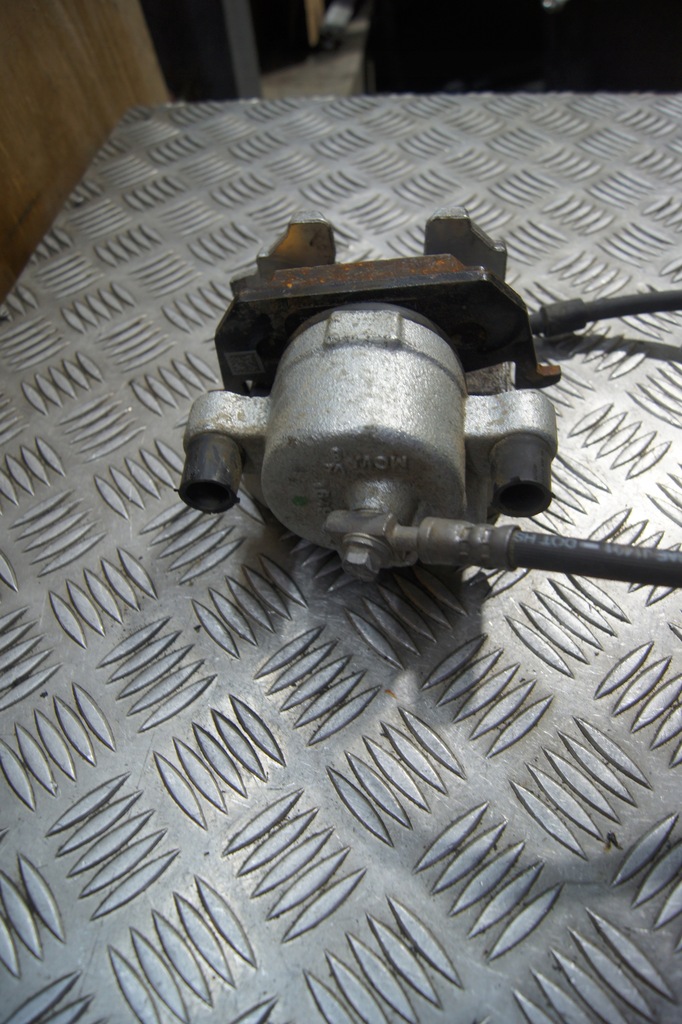 фото №8, Суппорт тормозной левый перед vw t-cross 2q0615105