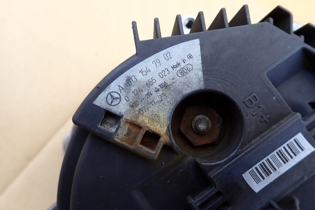 Mercedes g w461 vario генератор генератор bosch a0131547902 оригінальний номер в Україні