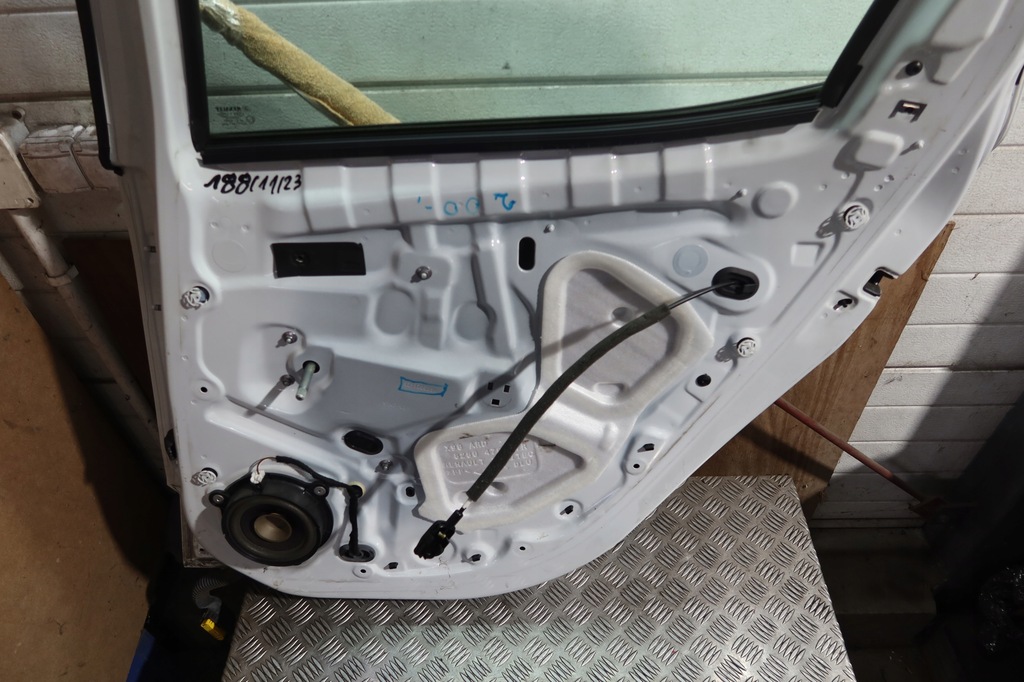 фото №13, Дверь правый задняя clio iv