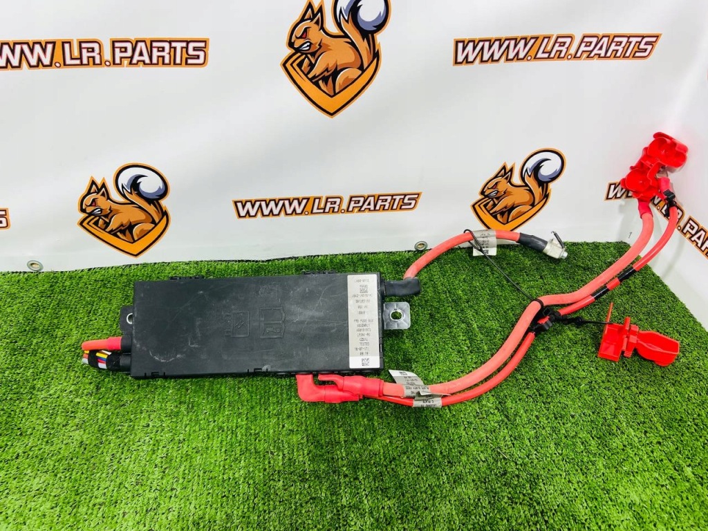 Купити Коробка запобіжників range rover velar l560 j8a2-14516-ac