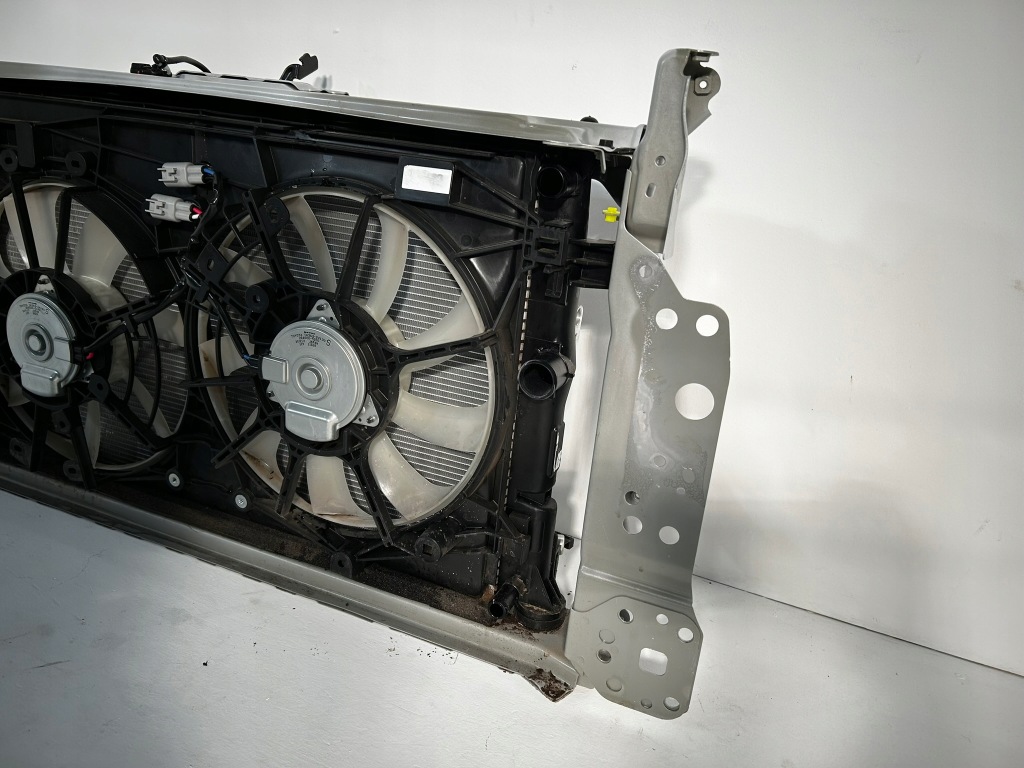 фото №12, Corolla e21 lift 2.0 гибрид радиатор усилитель pas передний комплект 1k6