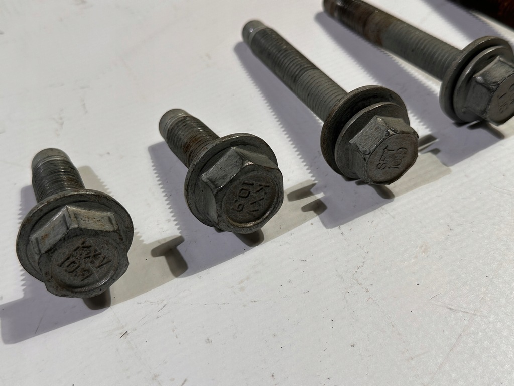 фото №5, Болти підрамник підвіска перед передніх chevrolet camaro 2009 - 2015