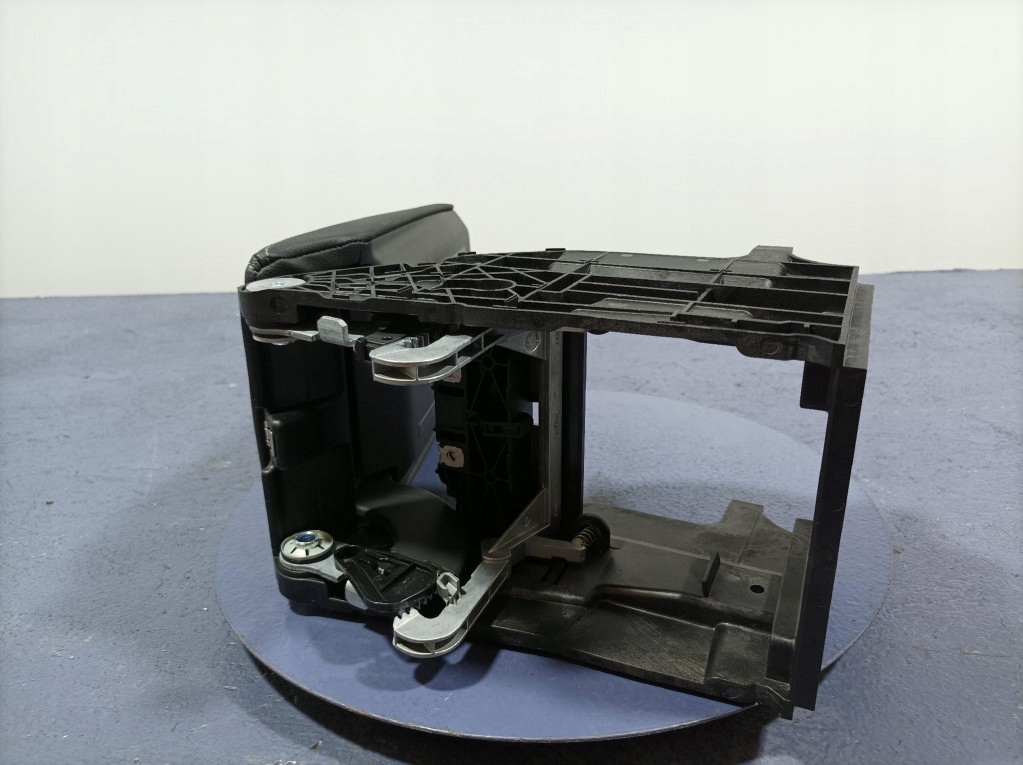 фото №6, Skoda octavia iv подлокотник кожаный 5e3864207