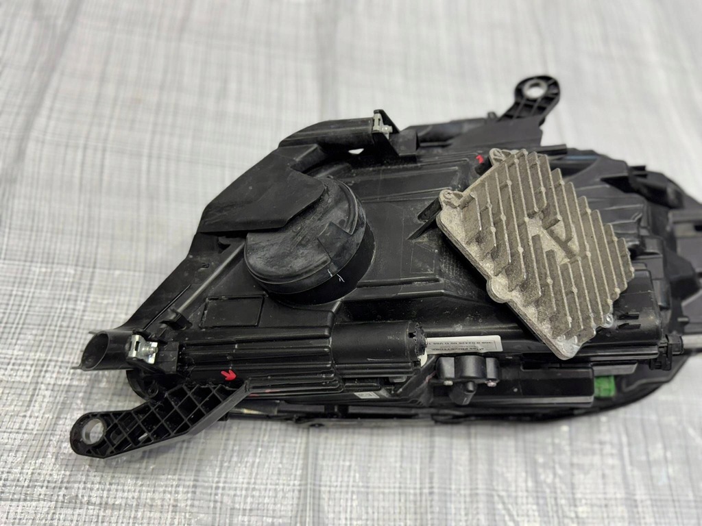 фото №7, Maserati granturismo m189 лампа передняя