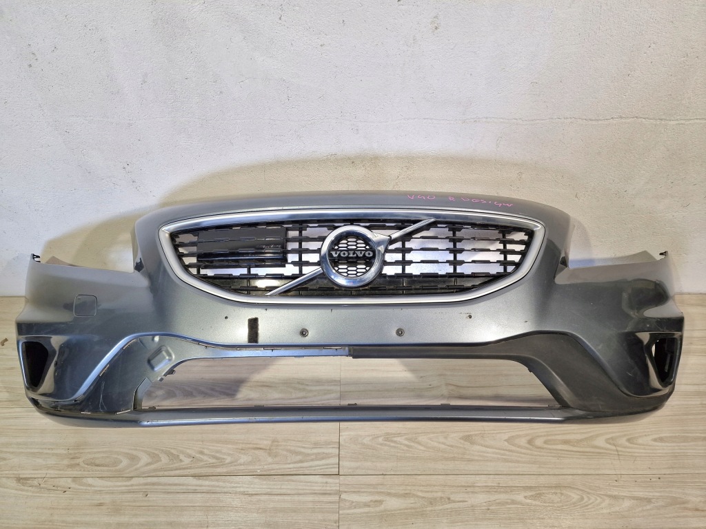 фото №1, Volvo v40 lift 2016 - r-design бампер перед