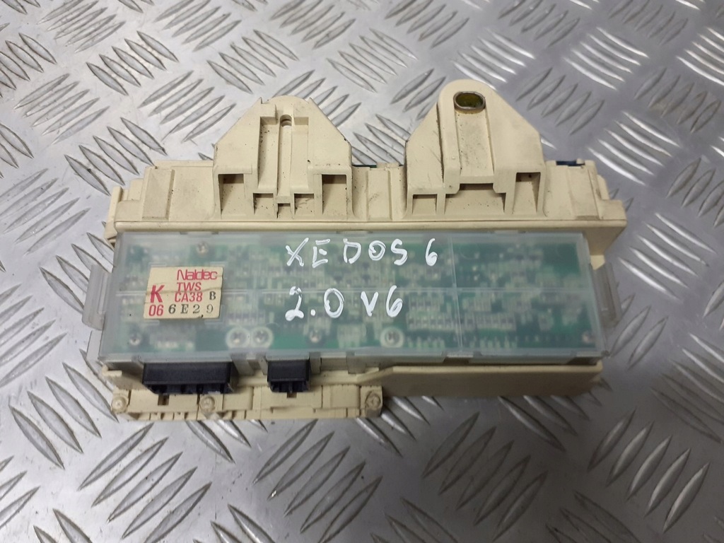 фото №1, Коробка запобіжників mazda xedos 6 2.0 v6