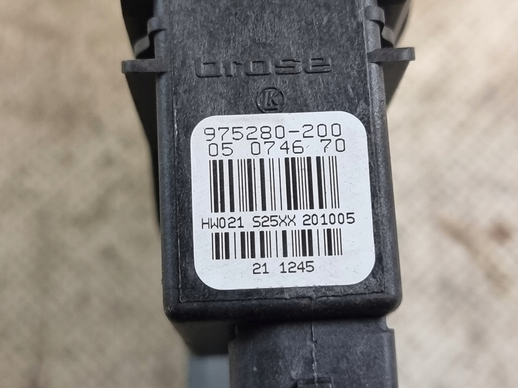 фото №9, Моторчик скло лівий задня оригінальний номер 3c9959703 vw passat b6 06r