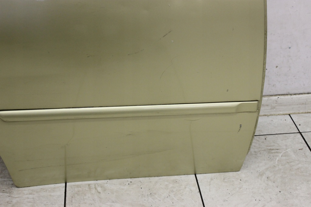 Lexus is is200 универсал 98r- дверь правое  задняя задняя Недорого