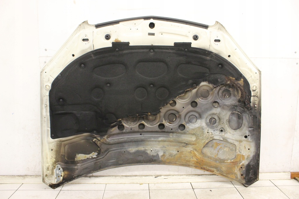 фото №6, Капот кришка двигуна mercedes c w204 2007r- 650 - код лакофарбового покриття