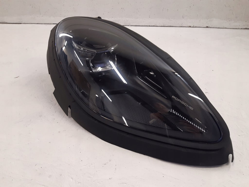 фото №1, Porsche macan lift 95b лампа full led права