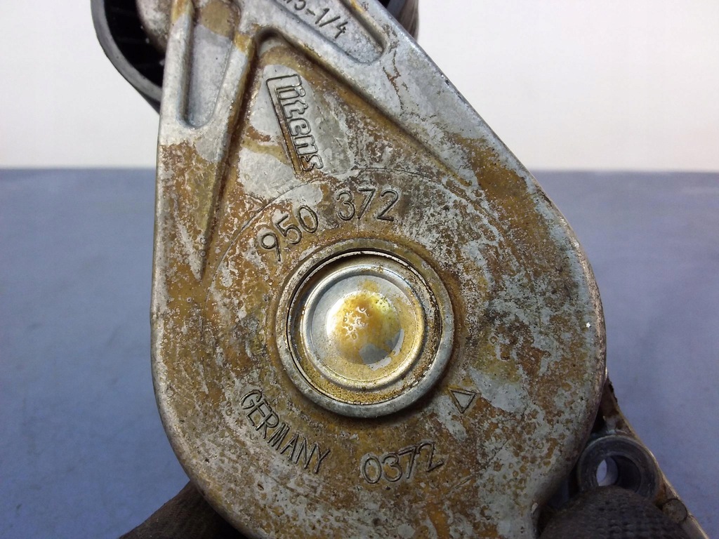 фото №3, Audi a3 8l натяжитель ремень поликлиновый 950372