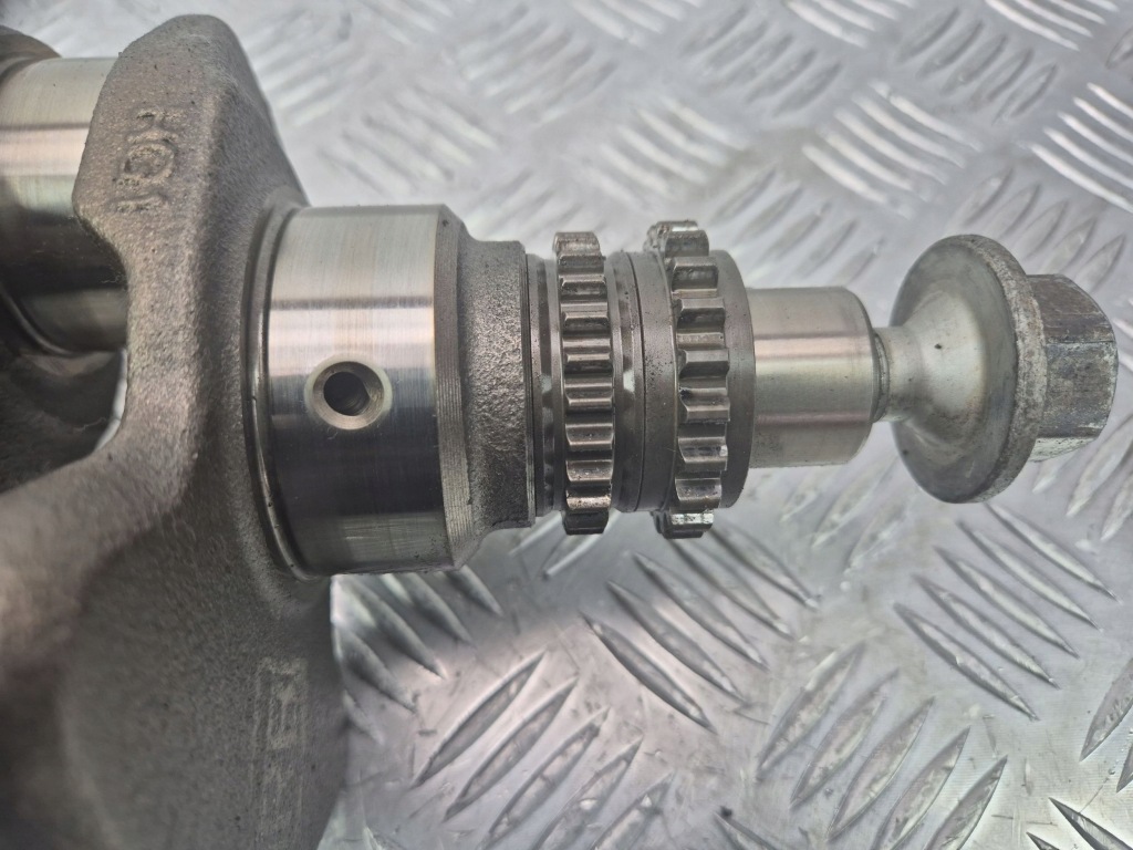 Wał колінчастий mercedes a160 w176 r2700001 m270 Оригінал