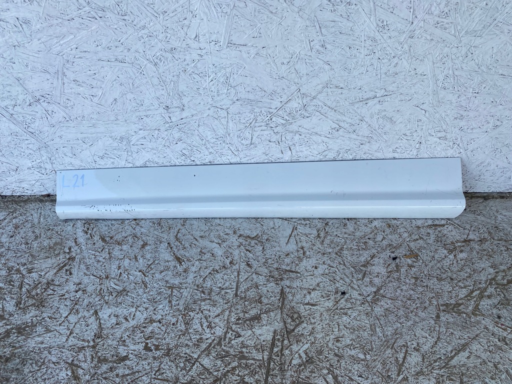 фото №1, Audi q5 80a s-line молдинг дверь левый перед