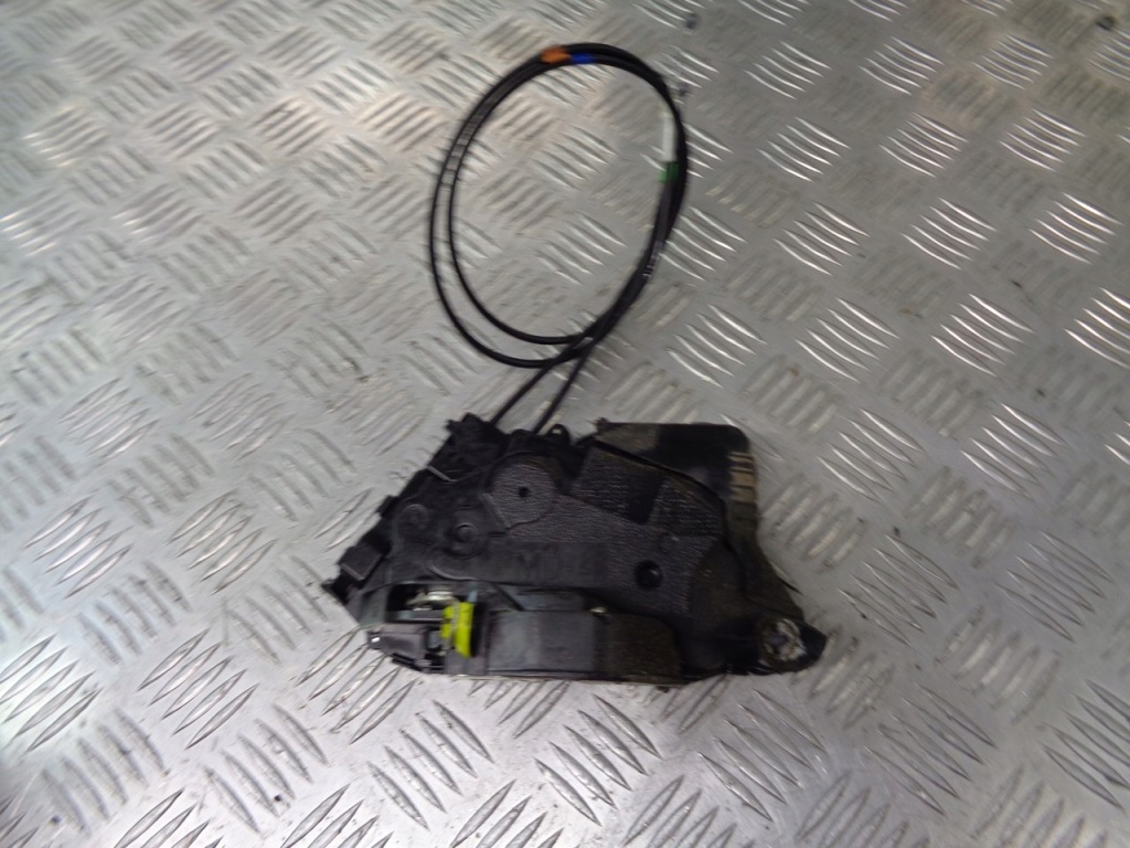 фото №1, Замок дверь левый перед toyota yaris ii