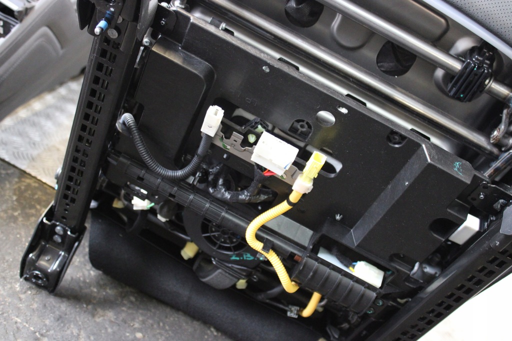 фото №5, Сиденья кожа салон обивка podgrzeane hyundai tucson 2 ii fl lift 18-20