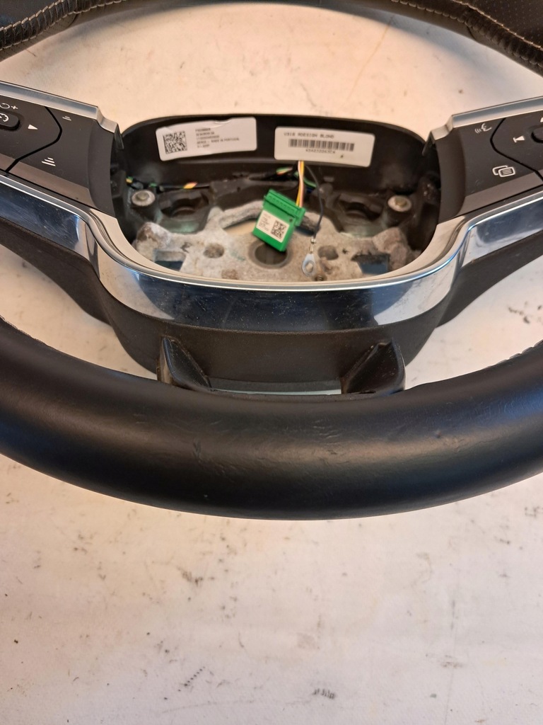 фото №12, Повітропровід шкіра r-design volvo xc40 p32288649