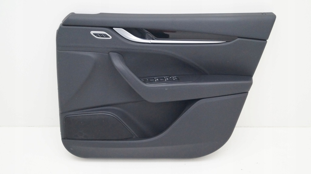 фото №1, Maserati levante обивка дверь правая перед uk