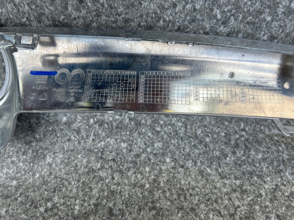 Емблема хром решітка opel astra j iv рестайлінг  2012-2015 13368852 Київ