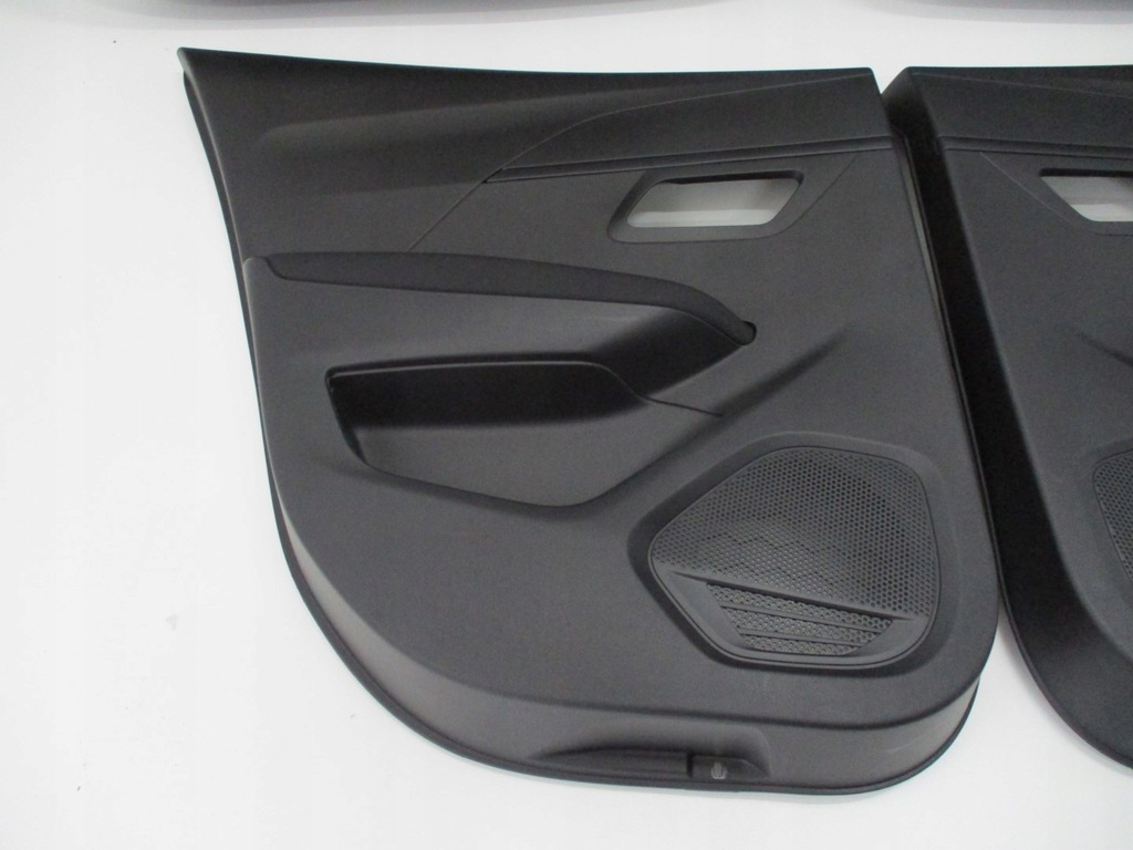 фото №4, Оббивка двері peugeot 208 ii 20r задня