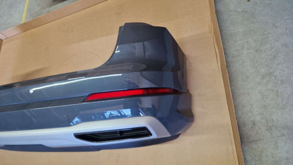 Бампер audi q3 lift 83a w цвет lx7m pdcx4 bez покраска ideał Недорого