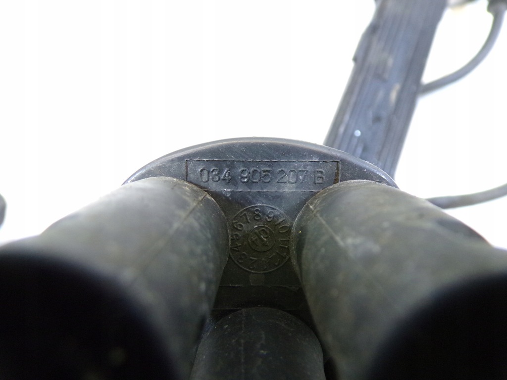 фото №5, Крышка трамблёра распределителя зажигания кабели volkswagen a80/100/200 034905207b