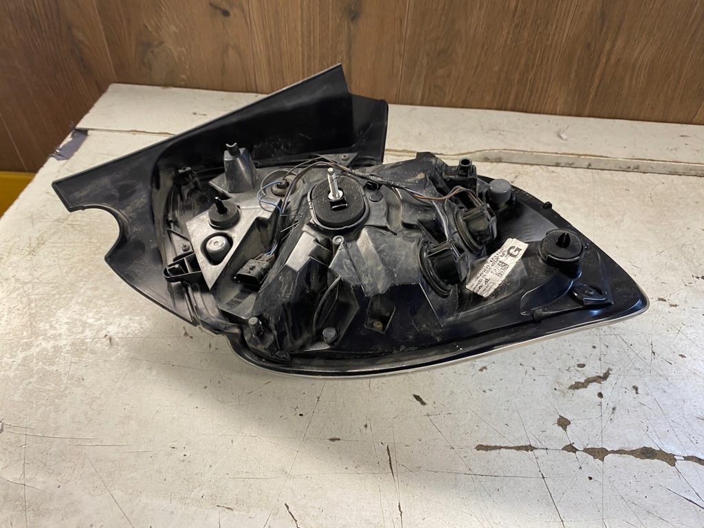 фото №9, Renault zoe лампа левый задняя 265554013r