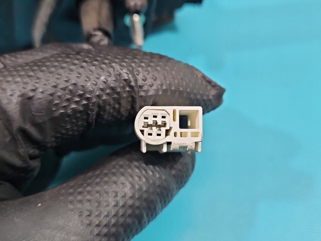 фото №8, Зеркало правое 5 pin suzuki grand vitara ii серебристый z2s europa