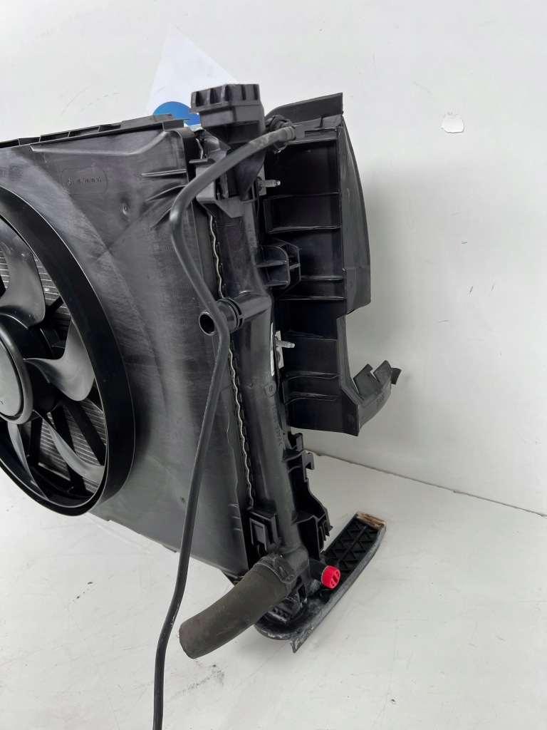 Ремінь передній балка радіатор комплект радіатор mercedes b-klasa w246 lift 2.0 Зі Шроту