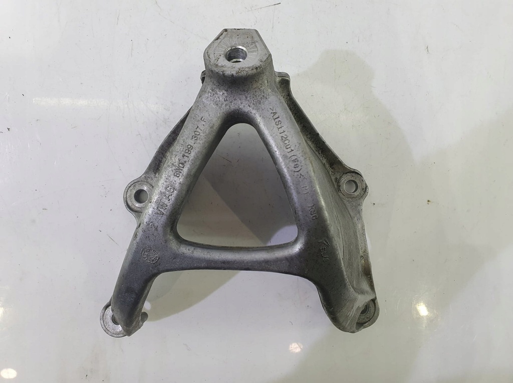 фото №1, Audi a4 b9 кронштейн двигуна ліва 8w0199307f
