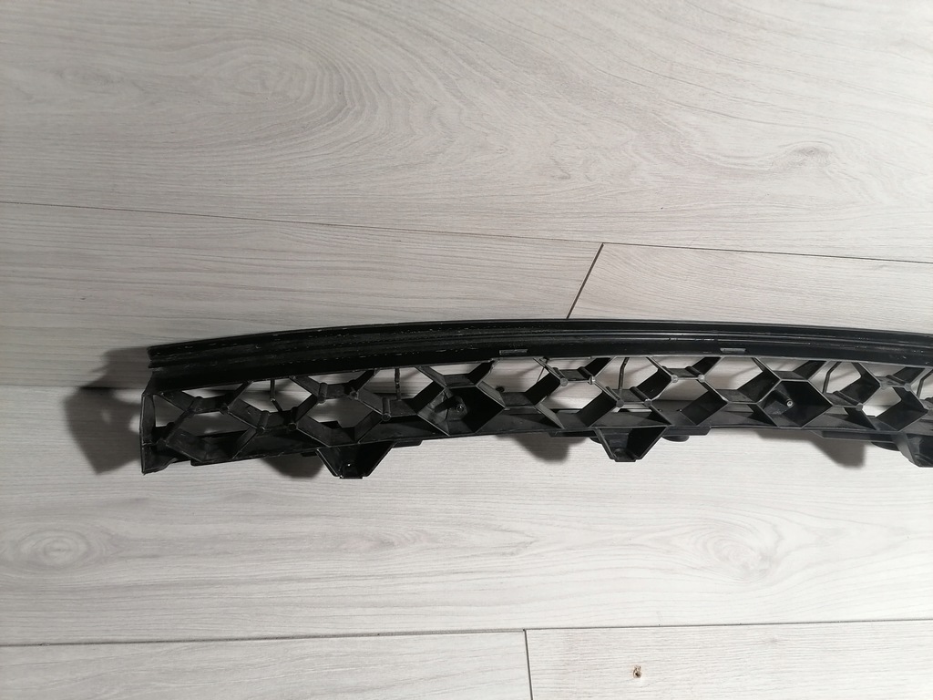 фото №7, Volvo s60 v60 направляющая бампер задняя 31455676