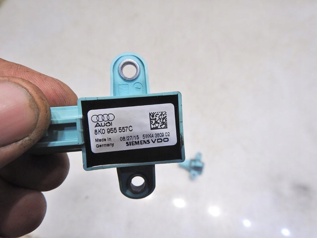 фото №7, Датчик ударный audi a4 b8