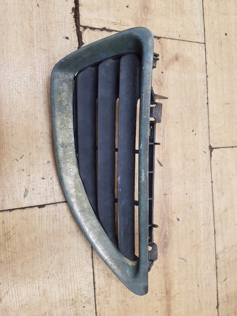 Решётка бампера перед 2szt комплект renault megane i Доставка