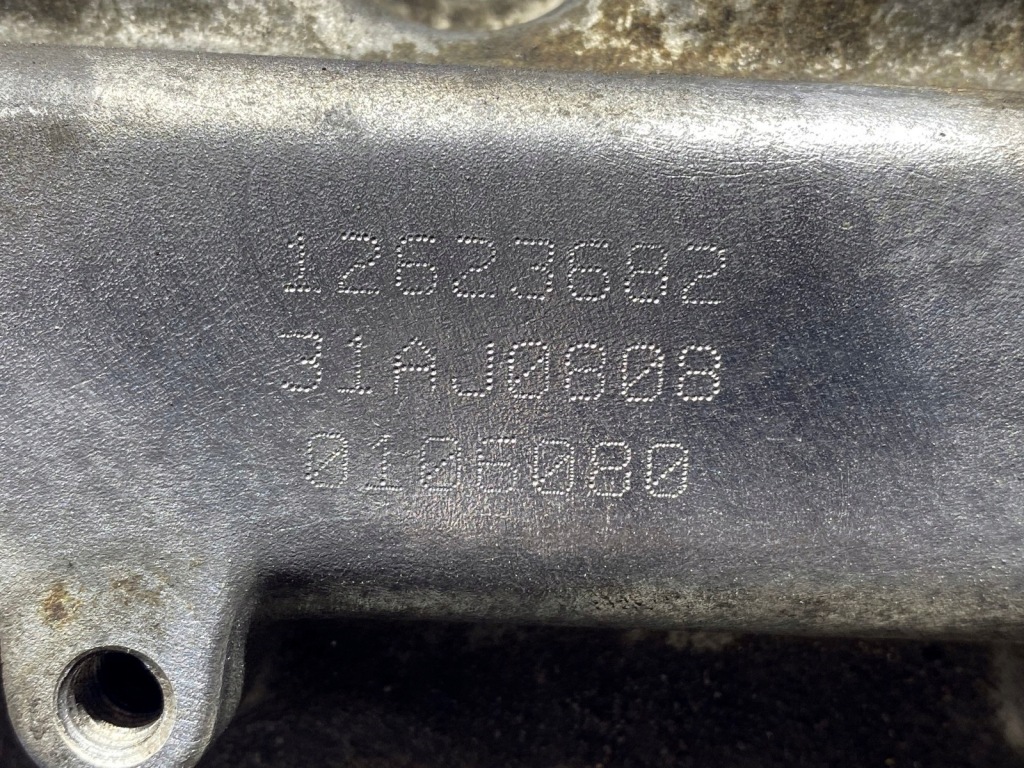 Кришка клапанів ліва insignia a 2.8 t a28net 12623682 Київ