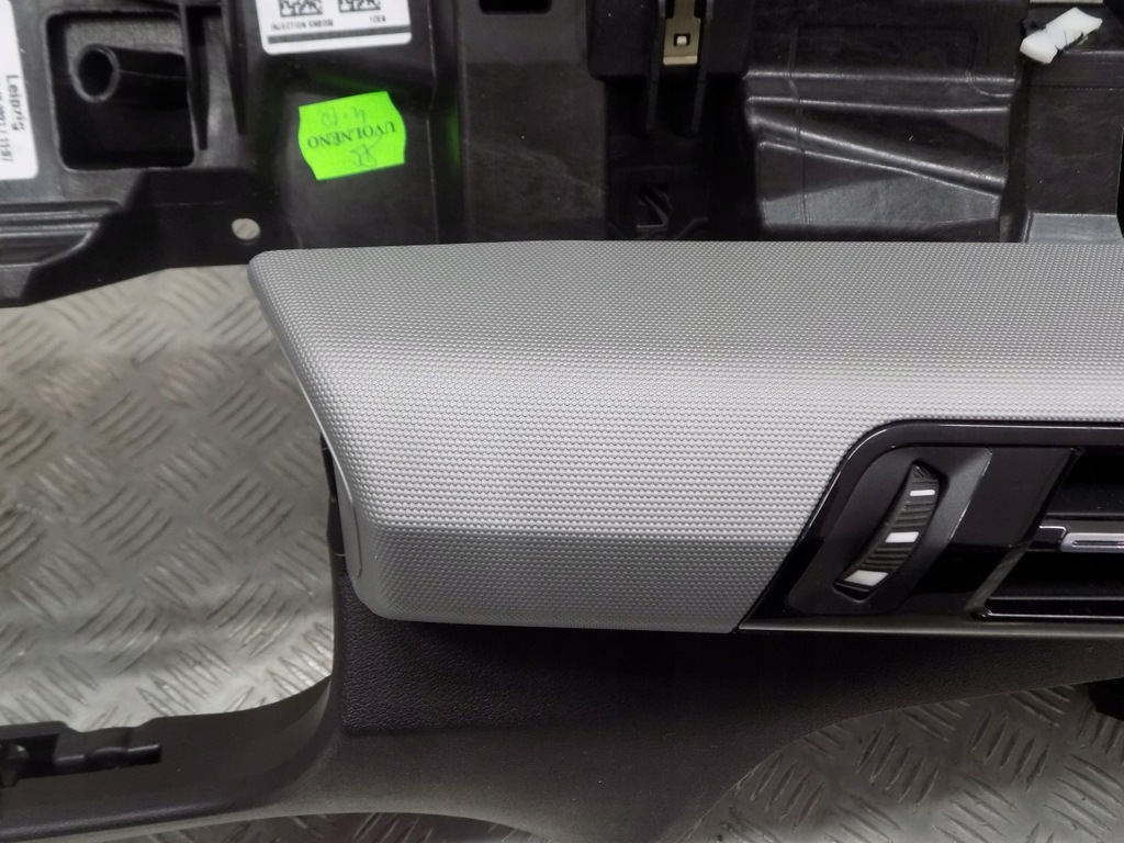 фото №11, Bmw 2 u06 панель приладів консоль оригінал nieregenerowana