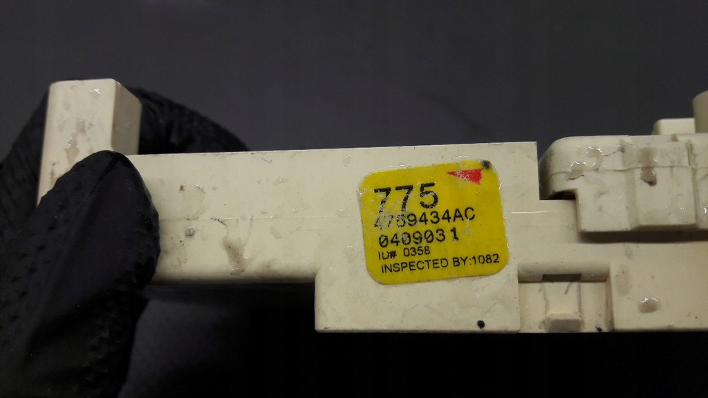 фото №12, 4759434ac коробка предохранителей chrysler sebring