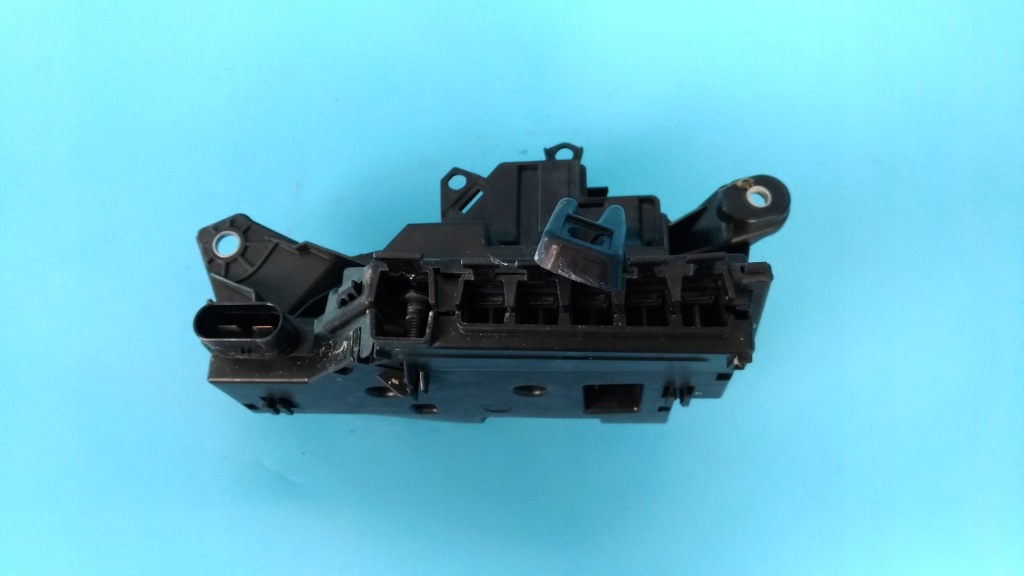 Mercedes w205 c63 4.0 v8 17r коробка запобіжників a2055402350 Київ