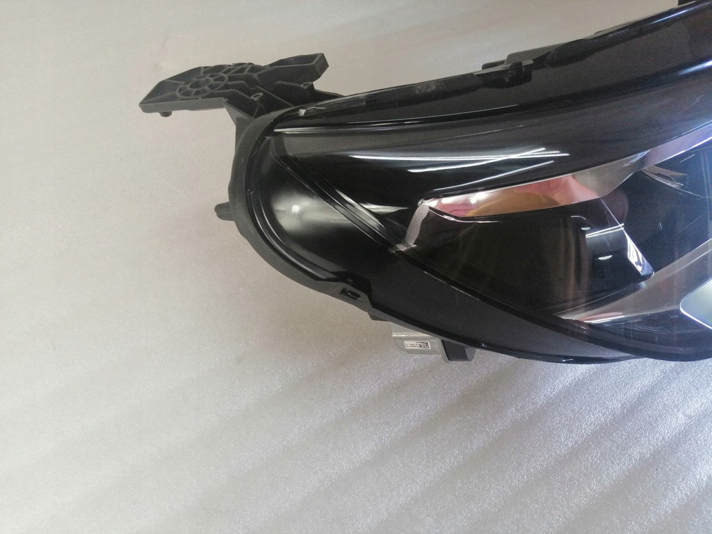 фото №5, Opel corsa f лампа перед права led