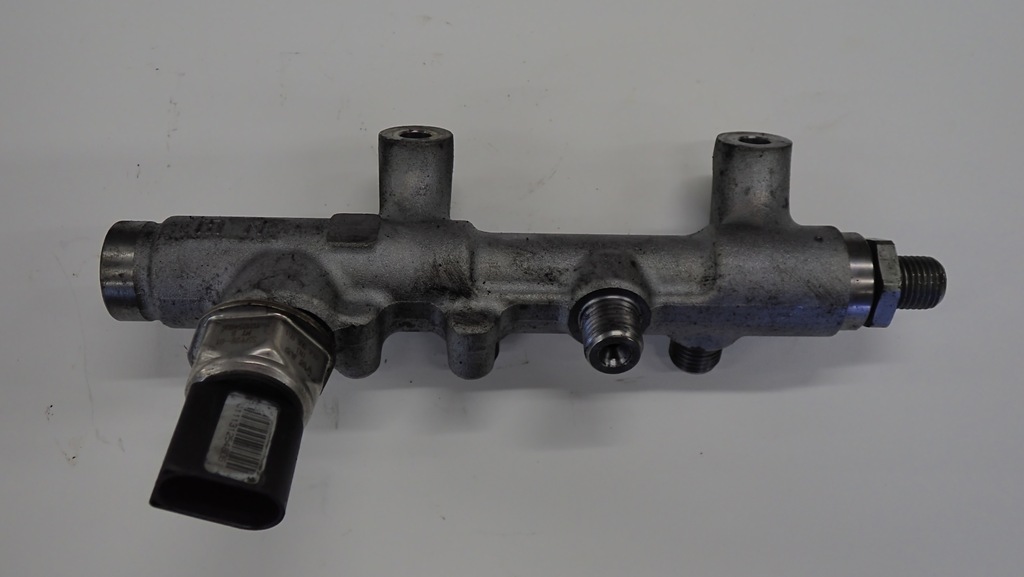 фото №1, Молдинг упорскування 059130089ca porsche cayenne