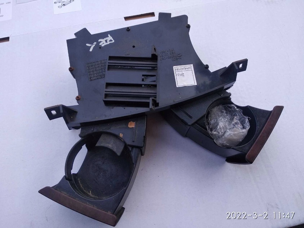 фото №1, Ssangyong rexton консоль рамка кронштейн кружки радио