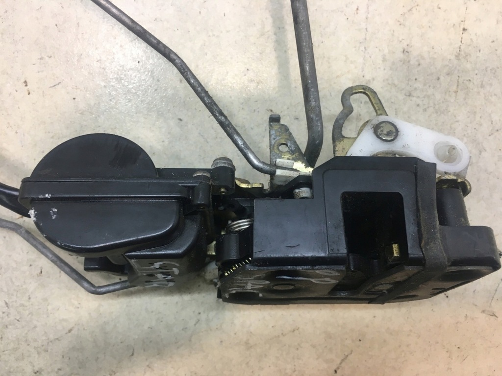 фото №4, Замок дверь правый перед space star i